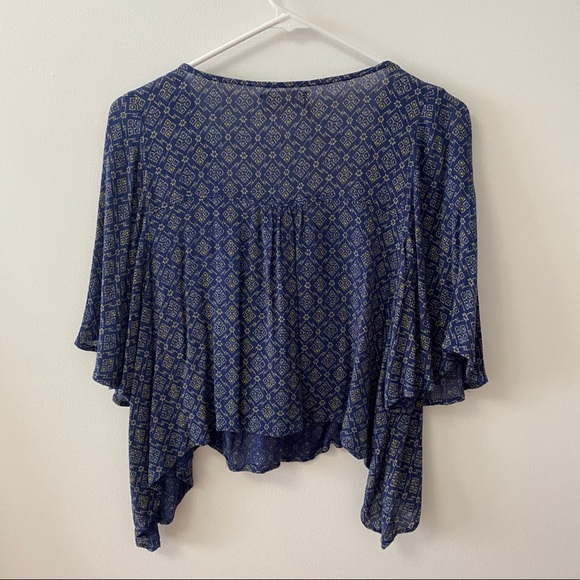 HOLLISTER NAVY FLOWY BLOUSE - Picture 3 of 6